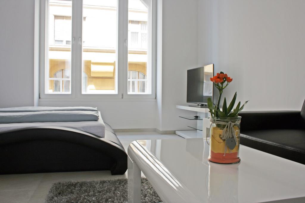 In The City Budapest Apartments Exteriör bild